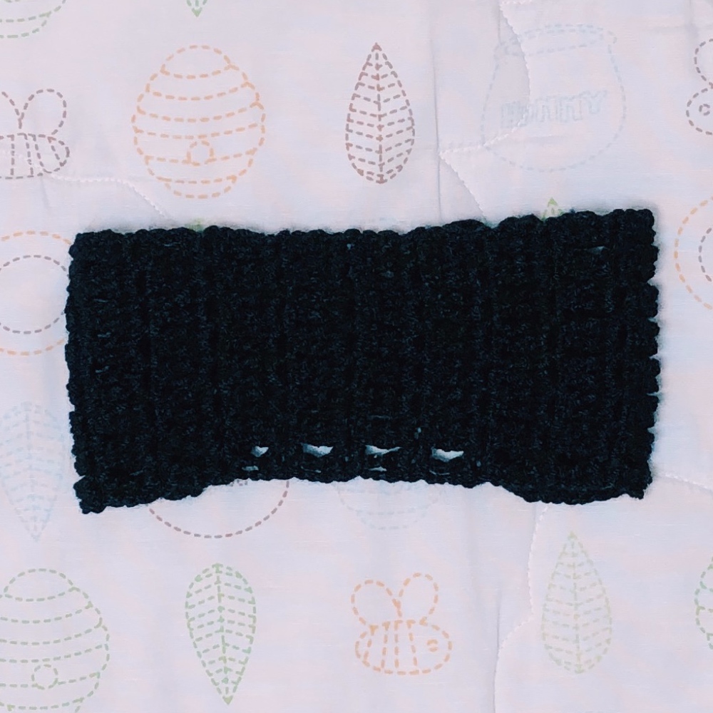 Crochet Tieback Headband in Black